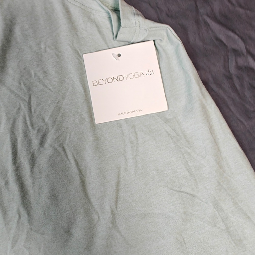 Beyond Yoga Featherweight Balanced Muscle Tank Sage Green Sleeveless Top Small - Picture 4 of 7